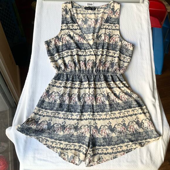 ME & CITY Women’s Sleeveless Short Jumpsuit Romper size L, Beige & Blue,Elephant - Picture 1 of 6